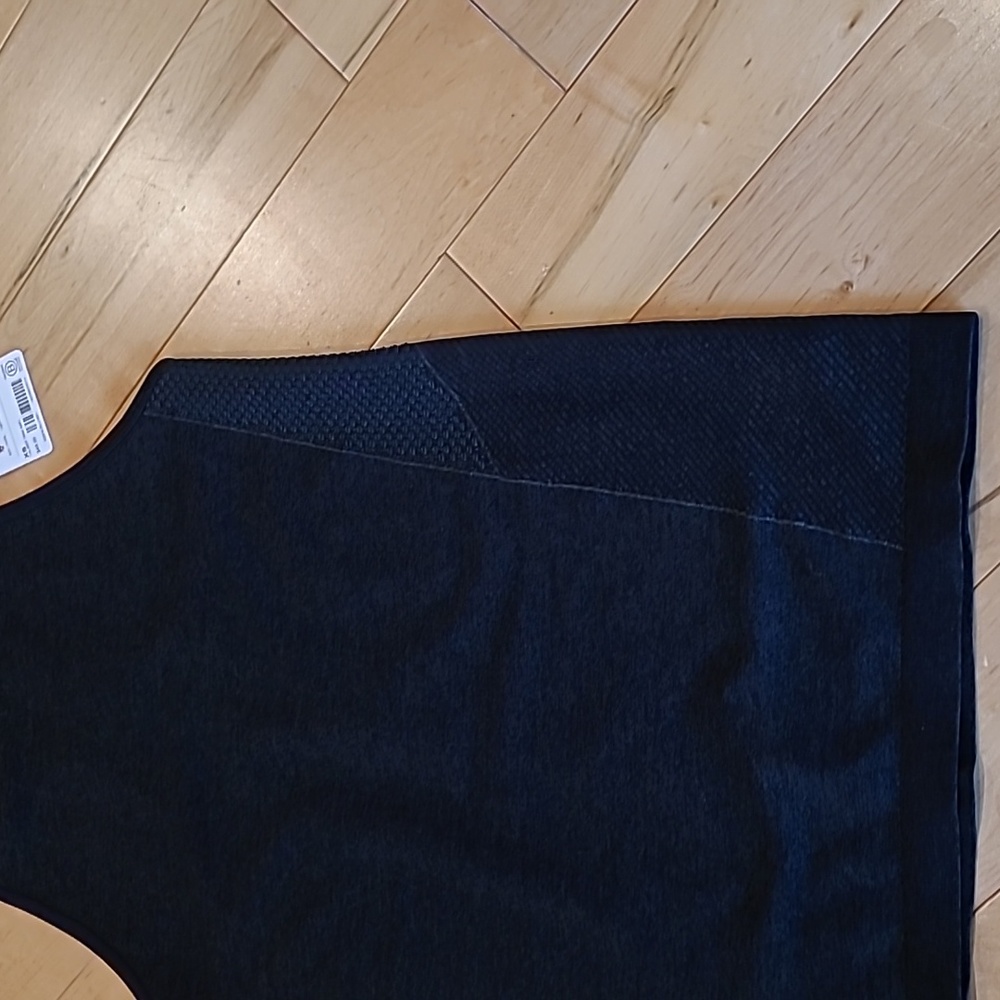 NWT Athleta Caliber Tank - Picture 7 of 10